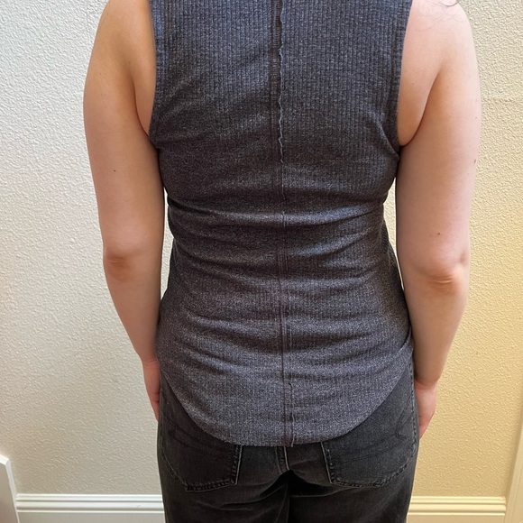 Gray Sleeveless Ribbed Top - Picture 4 of 4